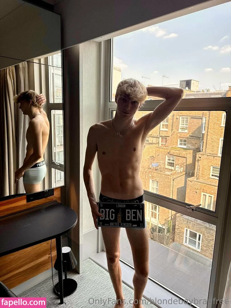 blondeboybradfree Onlyfans Photo Gallery 