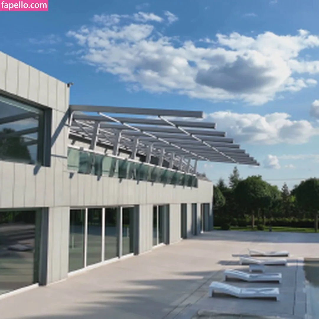 Subil Arch Onlyfans Photo Gallery 