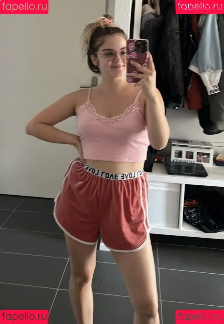 Mondwika Onlyfans Photo Gallery 