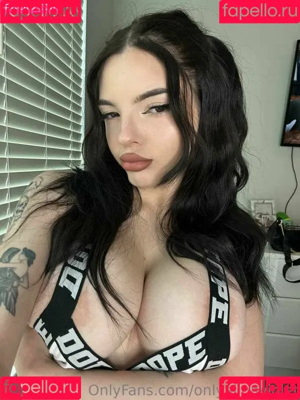 Isabel Valdez Onlyfans Photo Gallery 