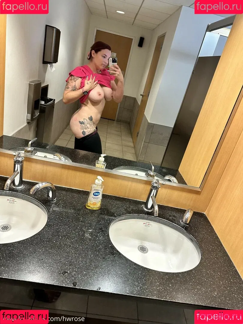 redrosebb Onlyfans Photo Gallery 