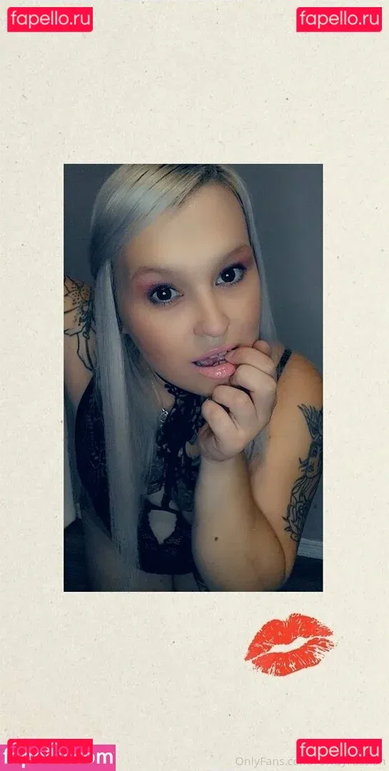 redrosebb Onlyfans Photo Gallery 