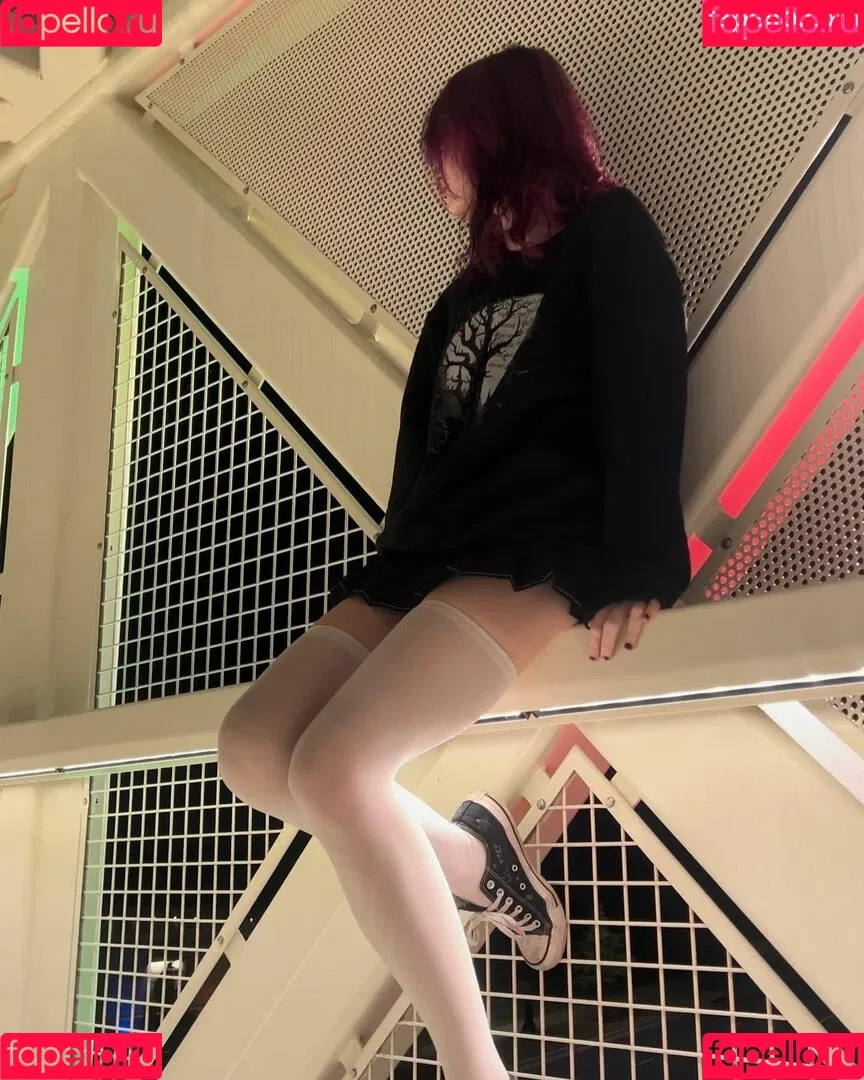 beehasleft Onlyfans Photo Gallery 