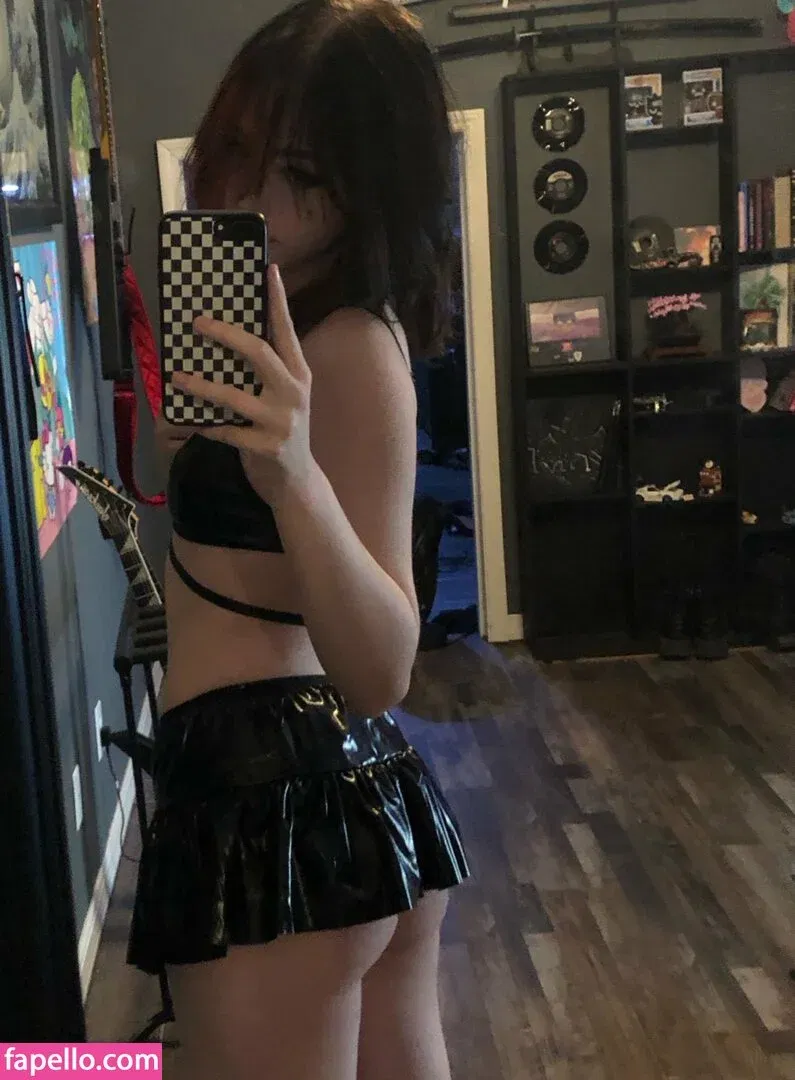 beehasleft Onlyfans Photo Gallery 