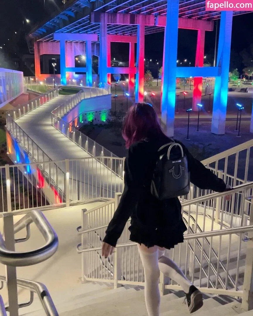 beehasleft Onlyfans Photo Gallery 