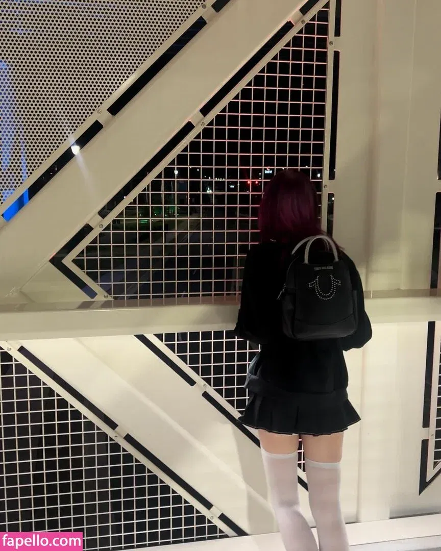 beehasleft Onlyfans Photo Gallery 