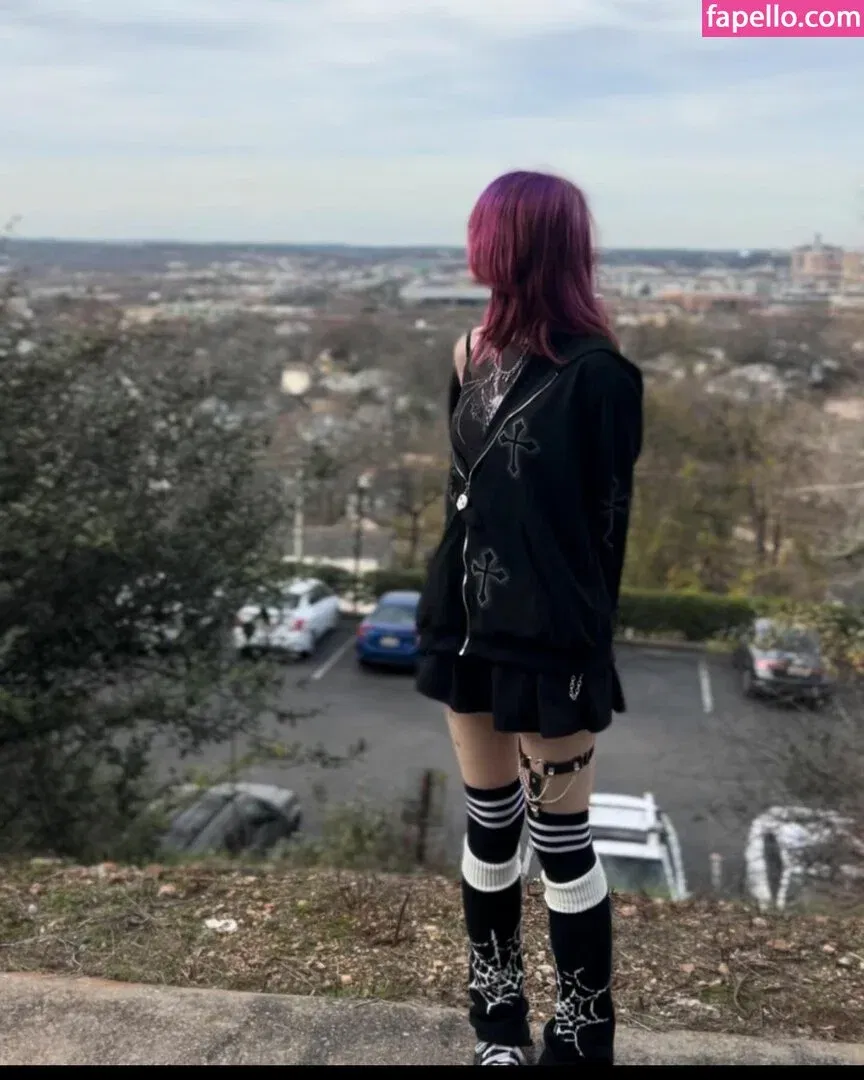 beehasleft Onlyfans Photo Gallery 