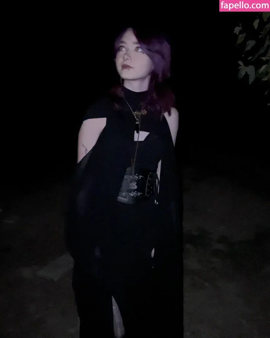 beehasleft Onlyfans Photo Gallery 