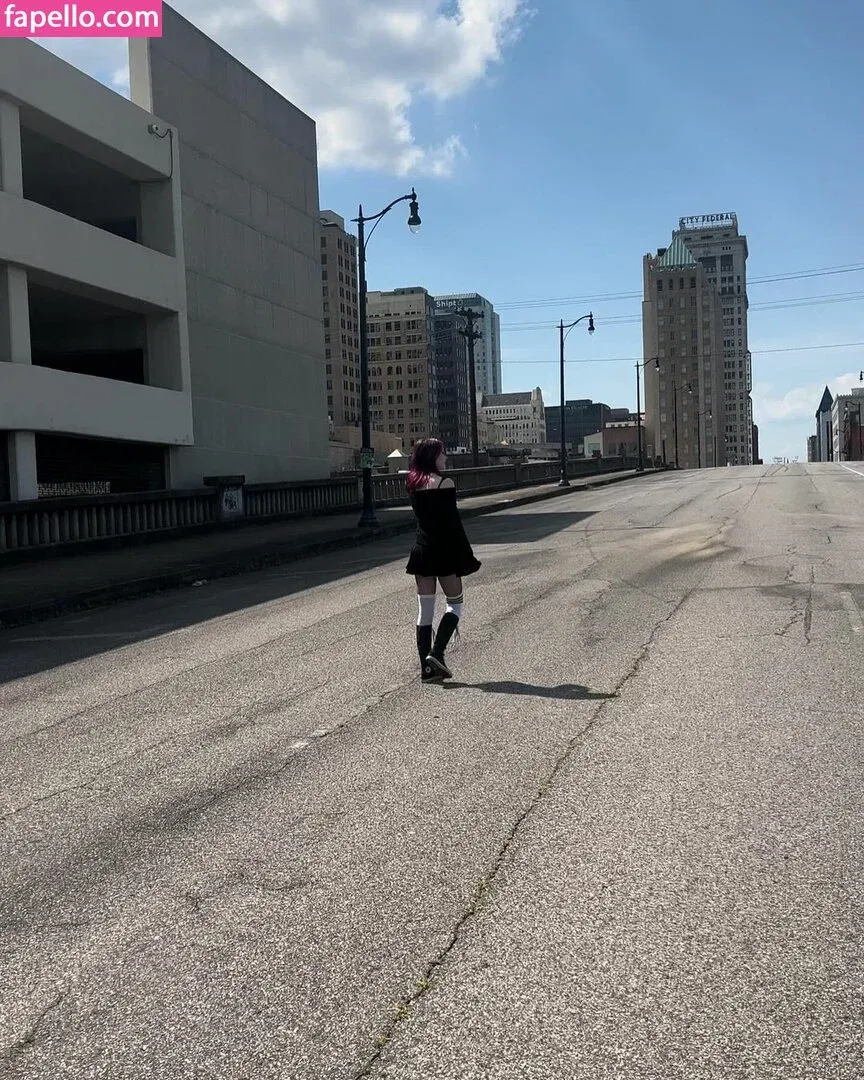 beehasleft Onlyfans Photo Gallery 