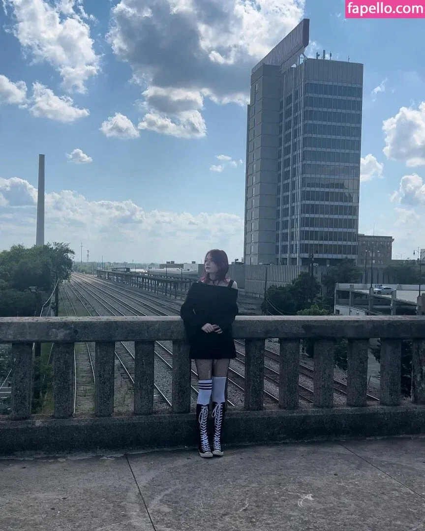 beehasleft Onlyfans Photo Gallery 