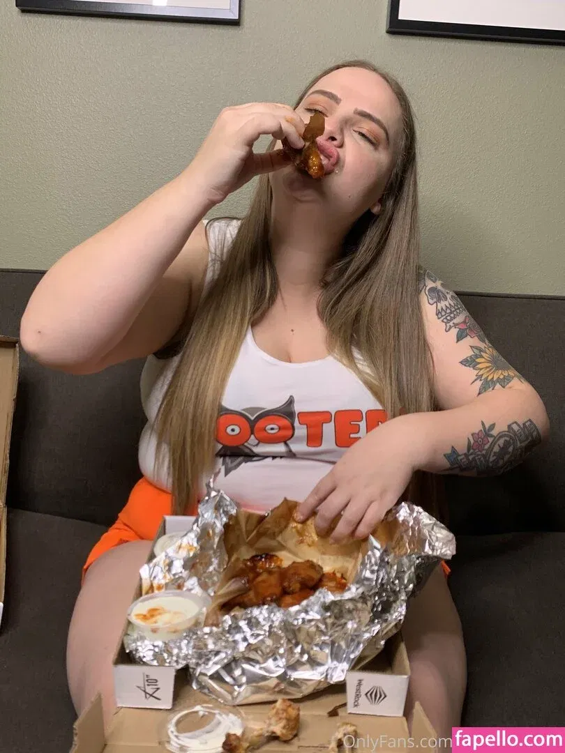 burstingbabe Onlyfans Photo Gallery 