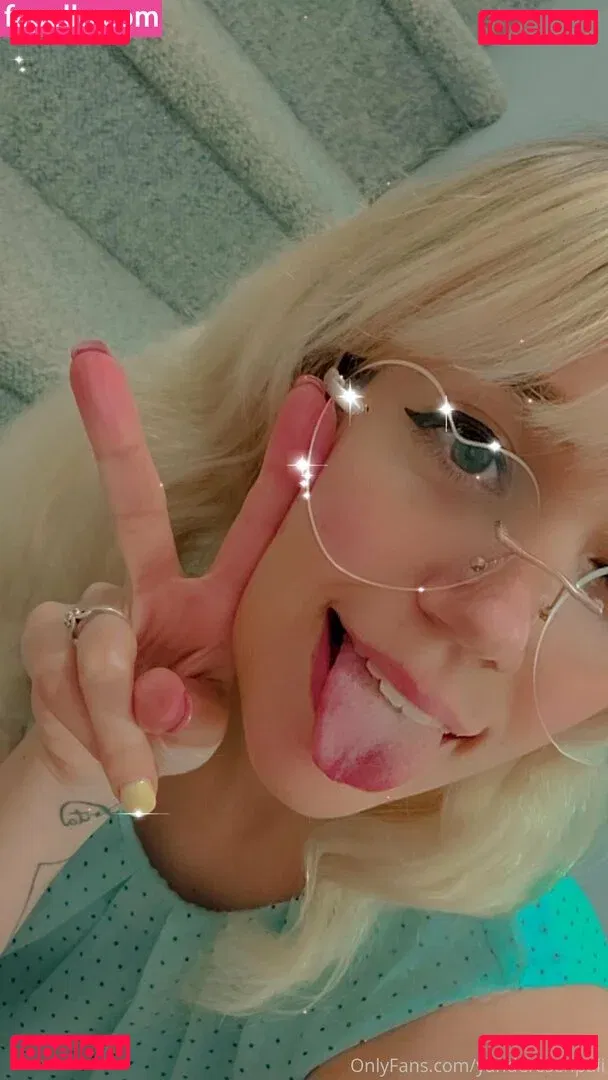 brattty.succubus Onlyfans Photo Gallery 