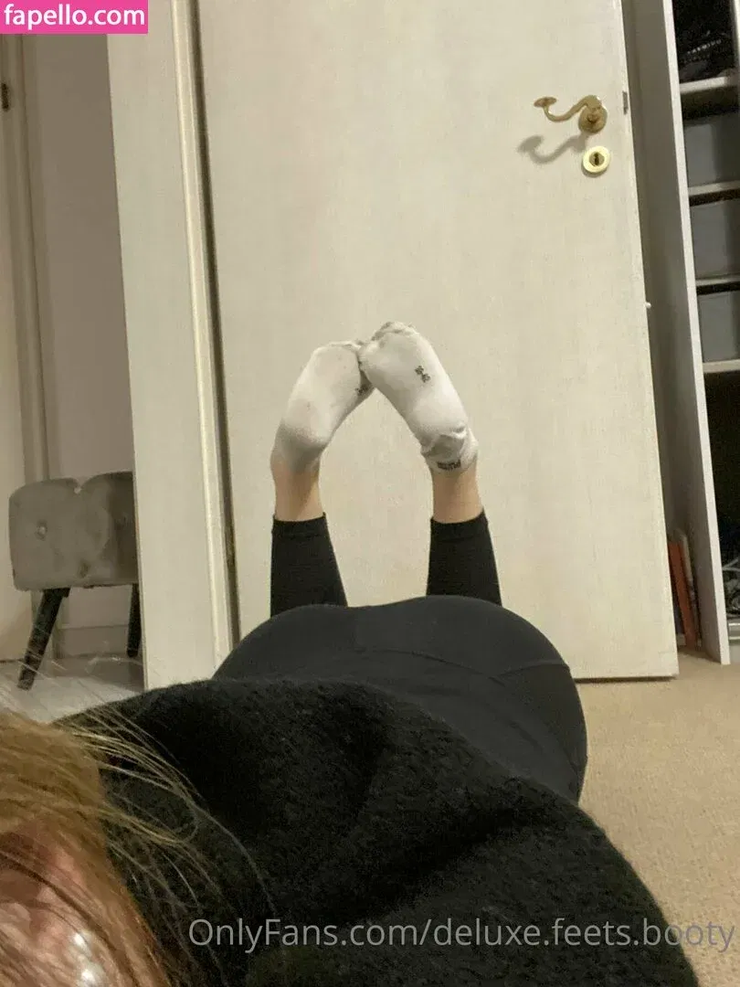 deluxe.feets.booty Onlyfans Photo Gallery 