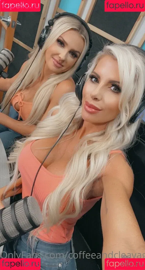 coffeeandcleavage Onlyfans Photo Gallery 