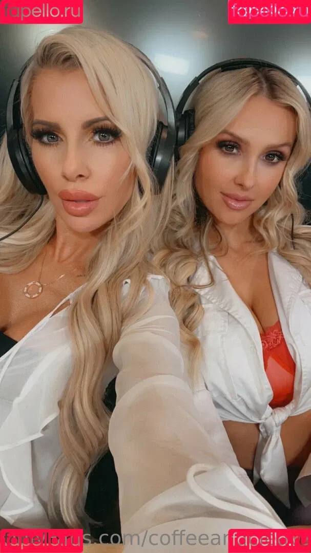 coffeeandcleavage Onlyfans Photo Gallery 
