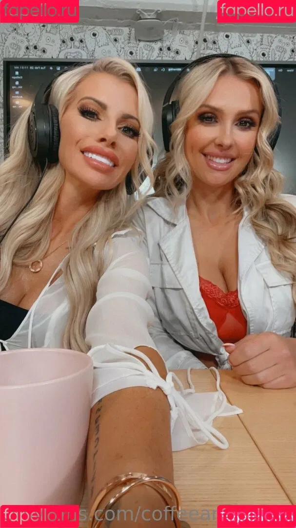coffeeandcleavage Onlyfans Photo Gallery 