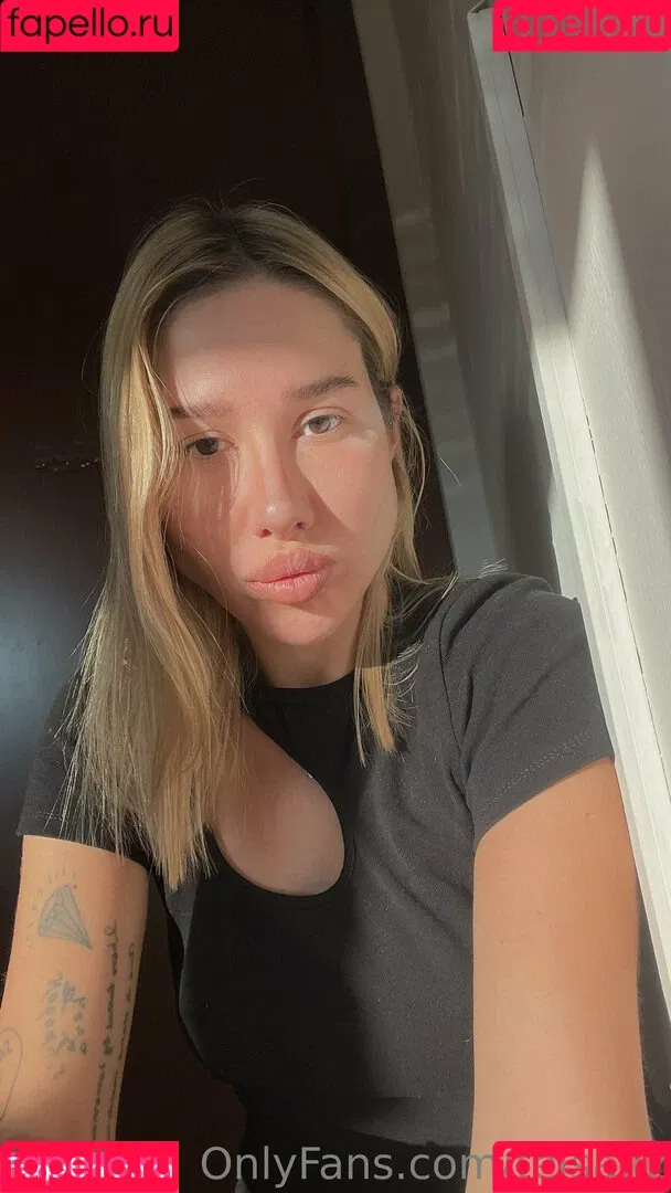 kira_evans Onlyfans Photo Gallery 