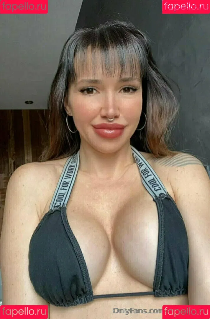 kira_evans Onlyfans Photo Gallery 