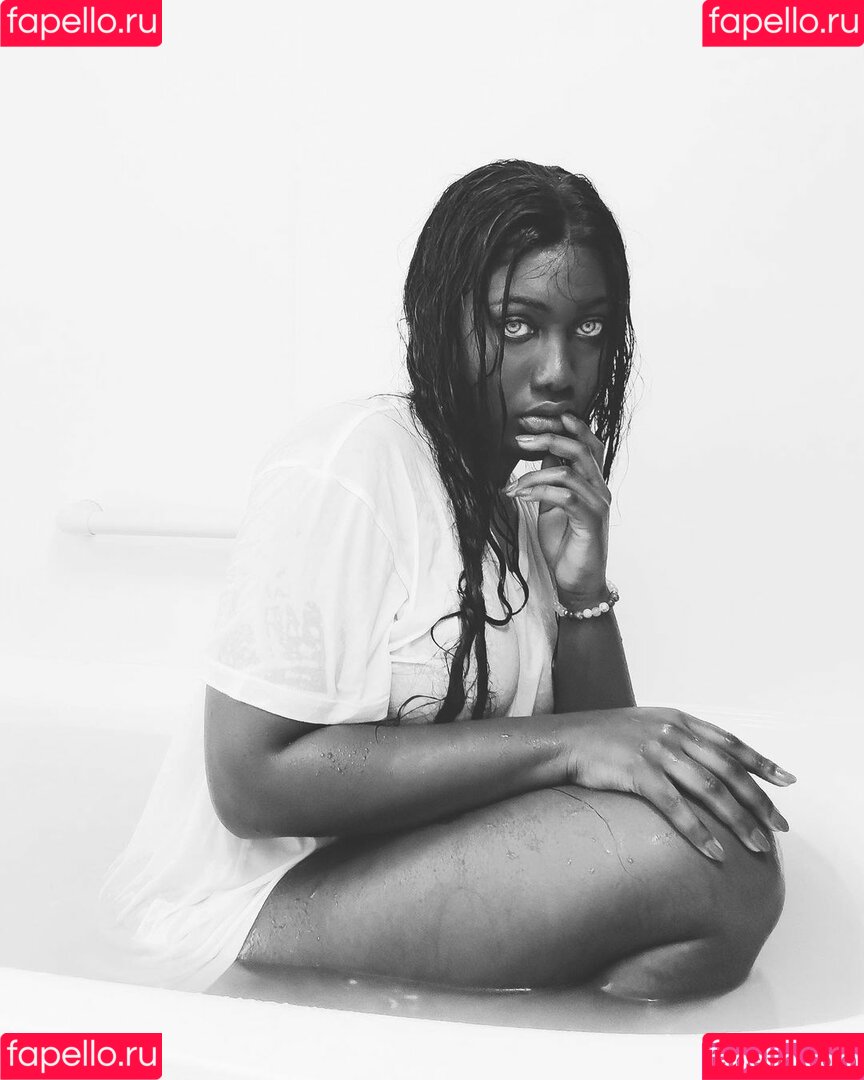 Paris.Senpai Onlyfans Photo Gallery 