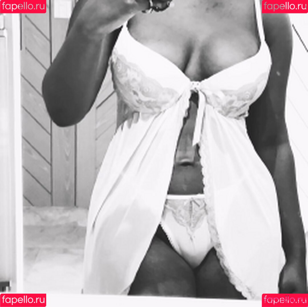 Paris.Senpai Onlyfans Photo Gallery 