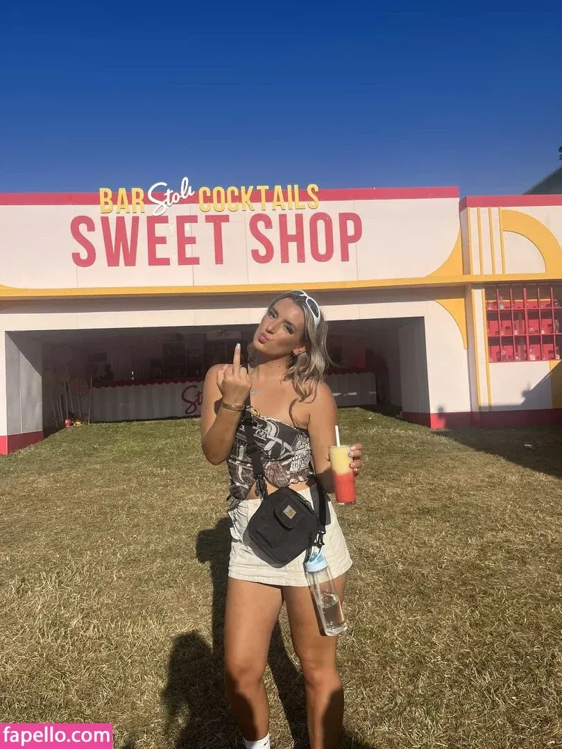 Hol Grace Onlyfans Photo Gallery 