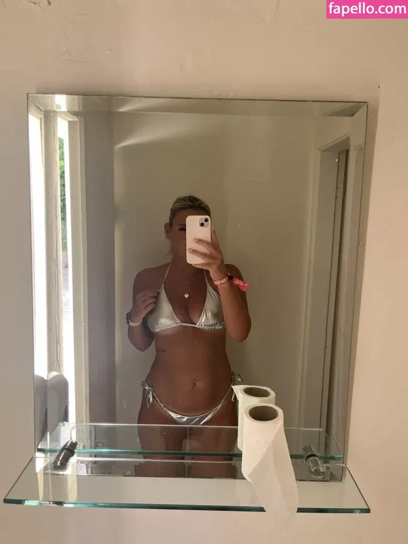 Hol Grace Onlyfans Photo Gallery 