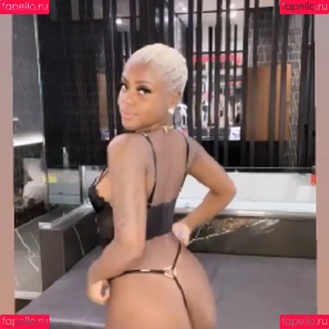 Poliana Ferreira Onlyfans Photo Gallery 