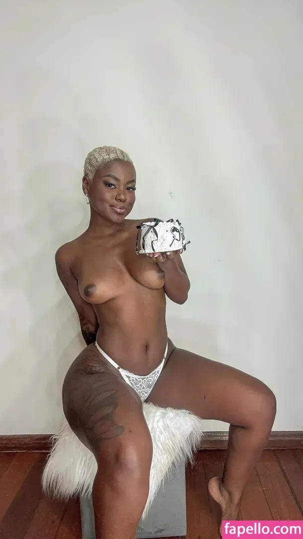 Poliana Ferreira Onlyfans Photo Gallery 