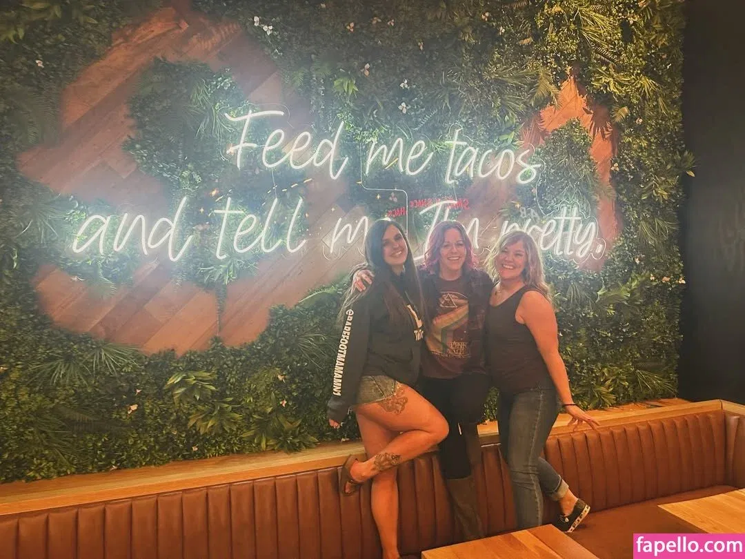 Barefootmamamn Onlyfans Photo Gallery 