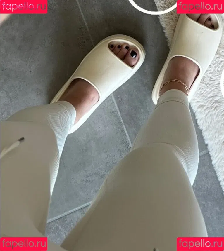 Stefanie Sutton Onlyfans Photo Gallery 