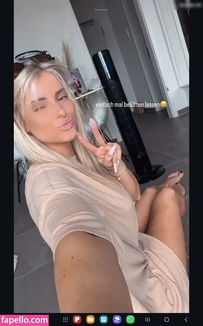 Stefanie Sutton Onlyfans Photo Gallery 