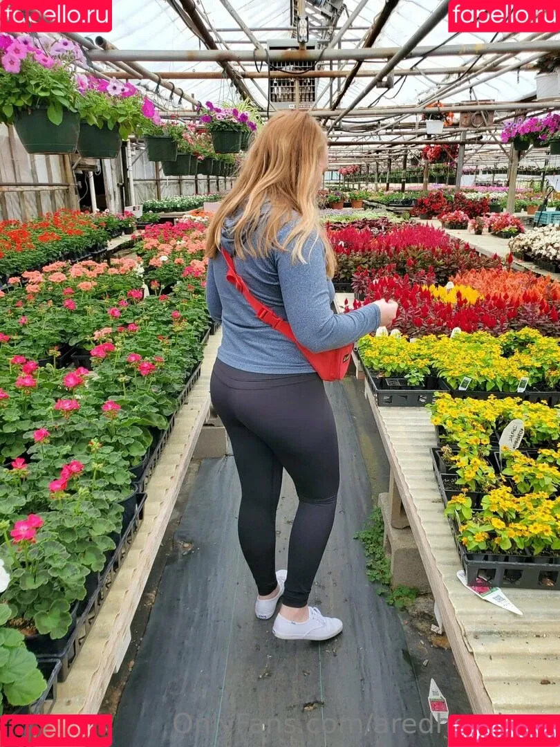 ARedheadQoS Onlyfans Photo Gallery 