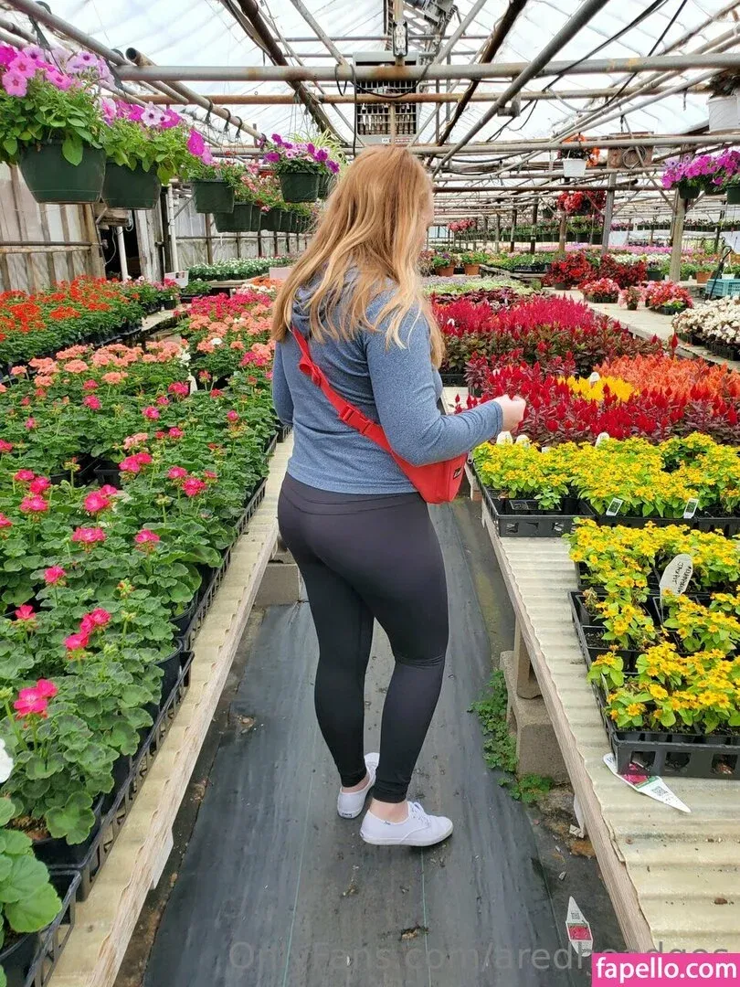 ARedheadQoS Onlyfans Photo Gallery 