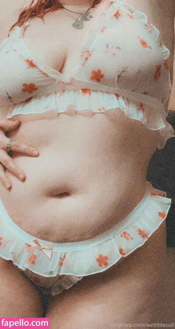 wetlittlesub Onlyfans Photo Gallery 