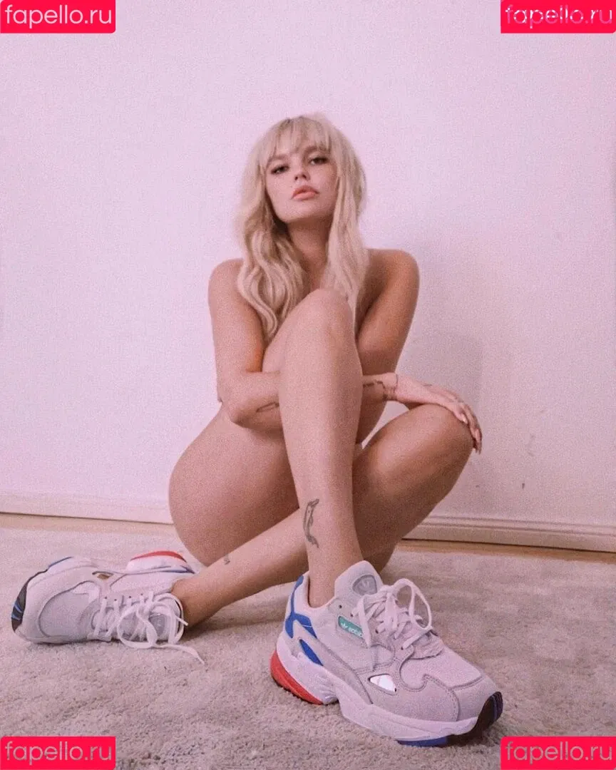 Bonnie Strange Onlyfans Photo Gallery 