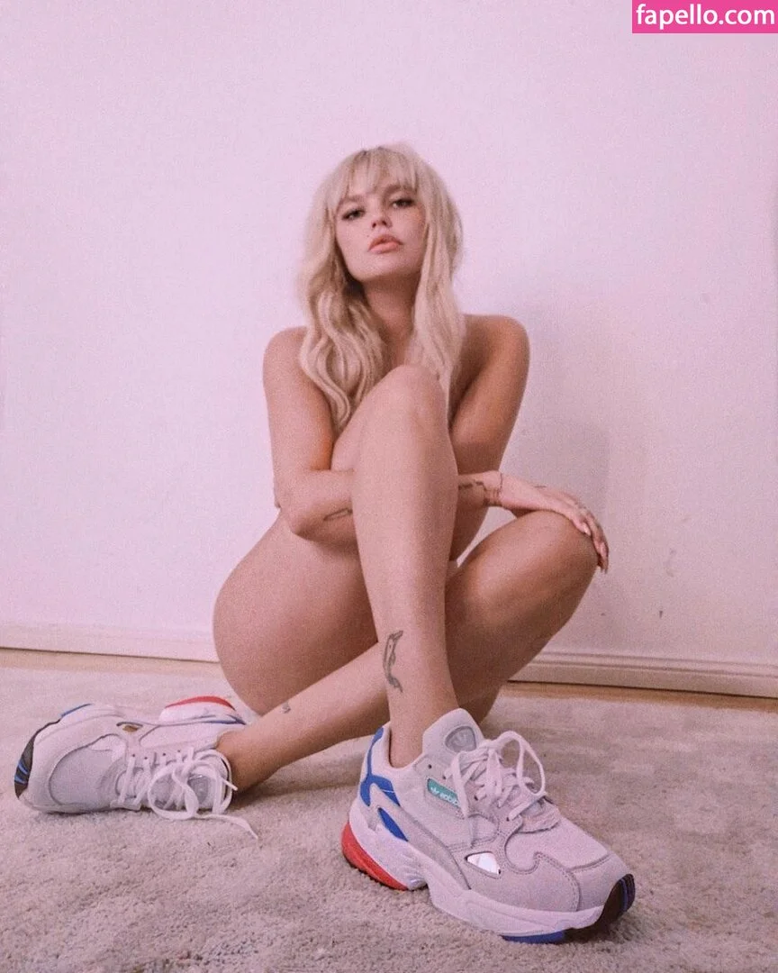 Bonnie Strange Onlyfans Photo Gallery 