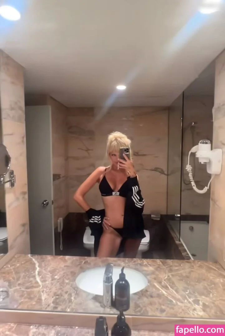 Bonnie Strange Onlyfans Photo Gallery 