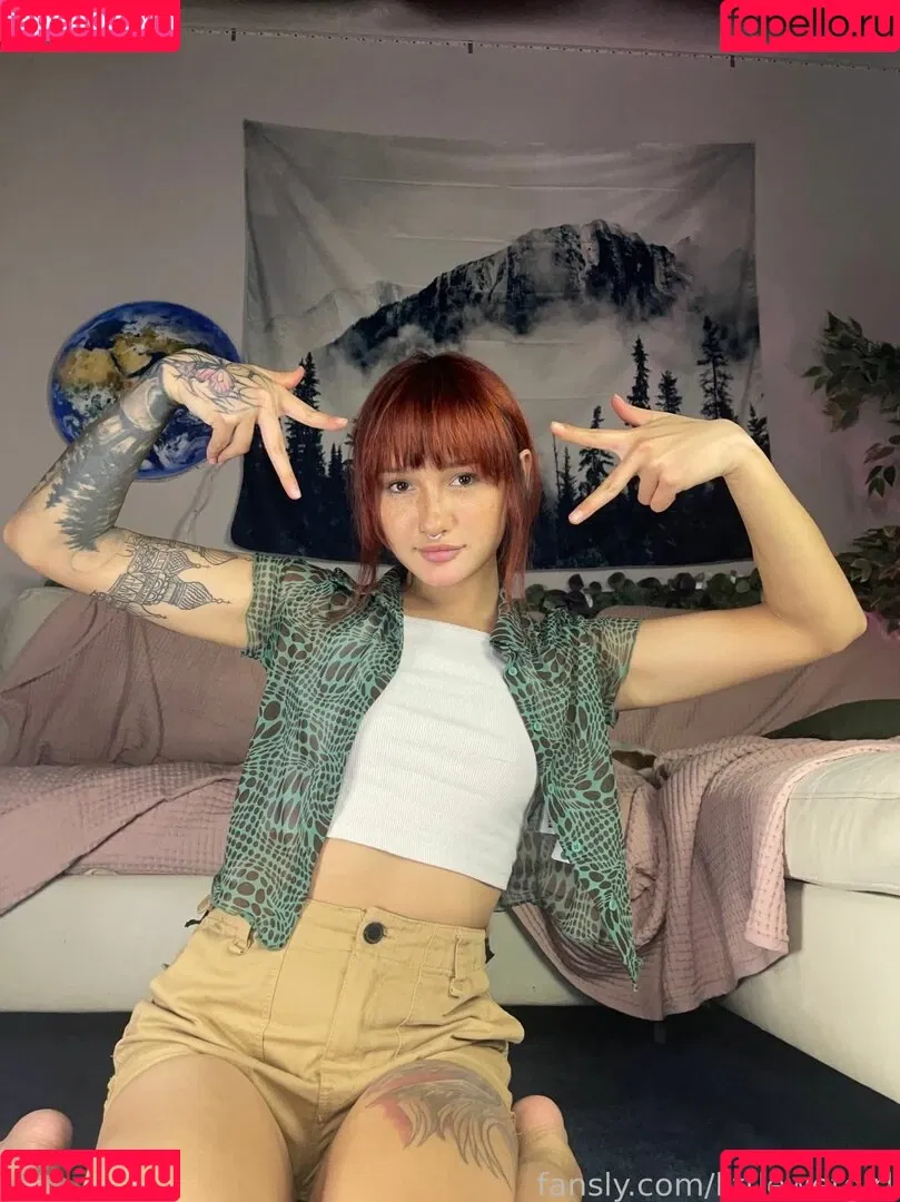littlewetgirl Onlyfans Photo Gallery 