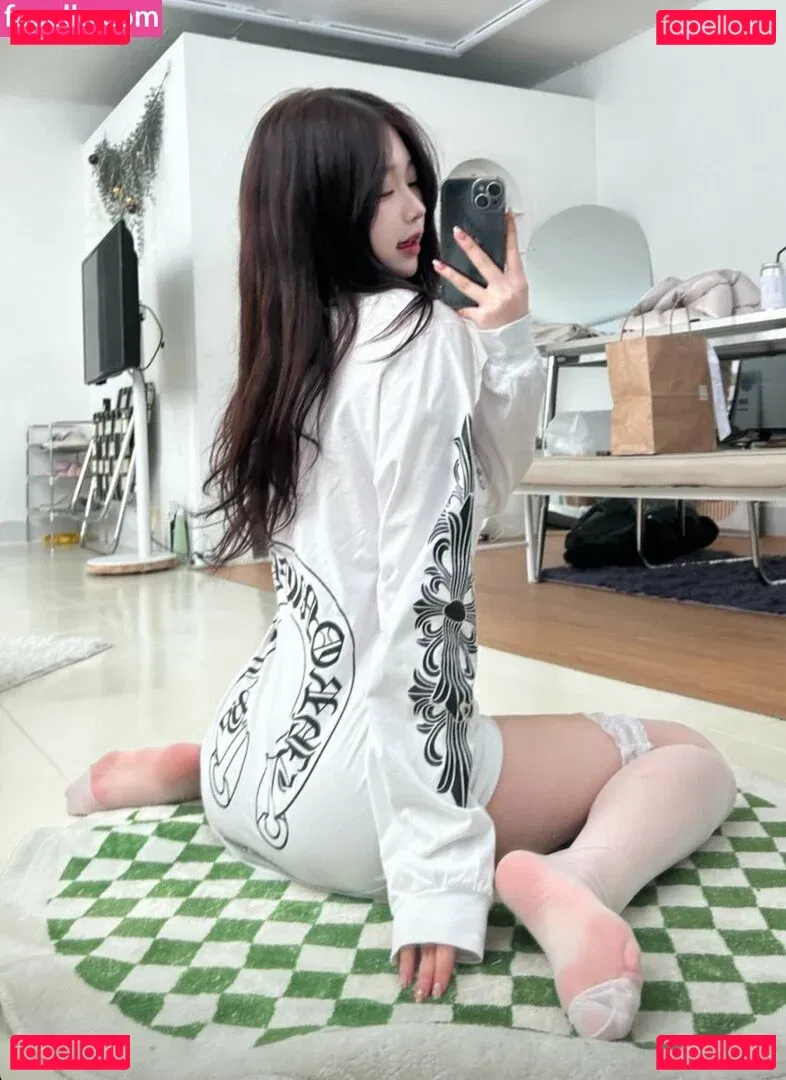 rlwndud Onlyfans Photo Gallery 