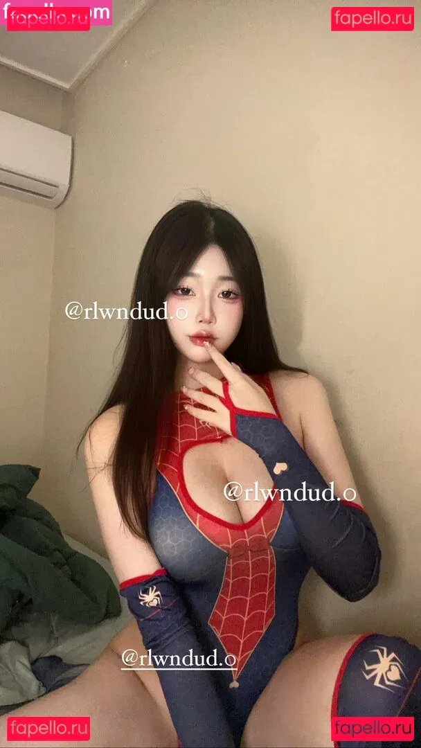 rlwndud Onlyfans Photo Gallery 