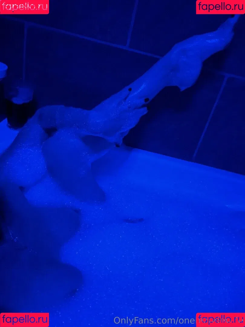 oneblondewife Onlyfans Photo Gallery 
