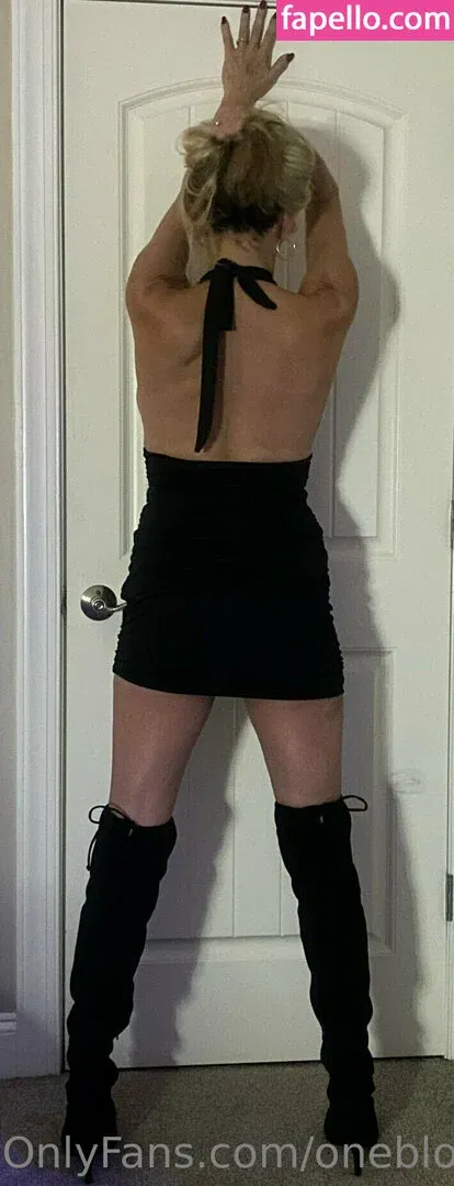 oneblondewife Onlyfans Photo Gallery 