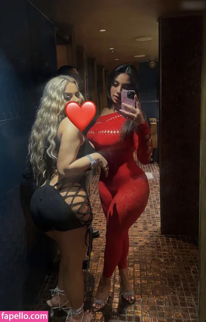 Nilufarsra Onlyfans Photo Gallery 