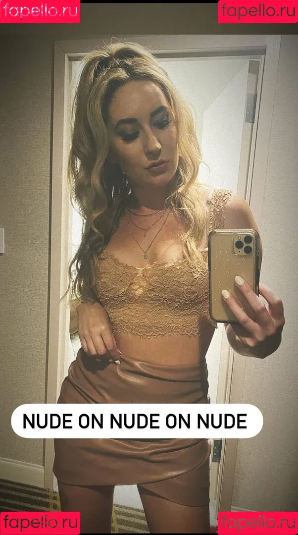 Robyn Adele Anderson Onlyfans Photo Gallery 