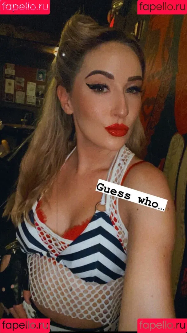 Robyn Adele Anderson Onlyfans Photo Gallery 