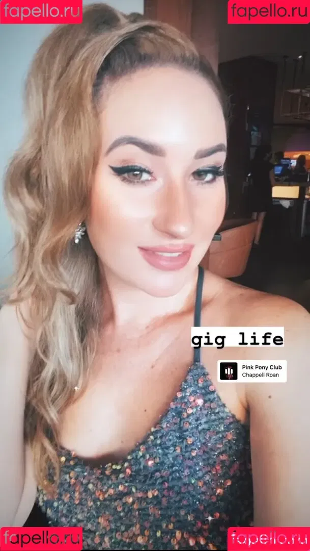 Robyn Adele Anderson Onlyfans Photo Gallery 