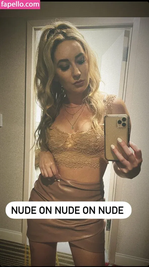 Robyn Adele Anderson Onlyfans Photo Gallery 