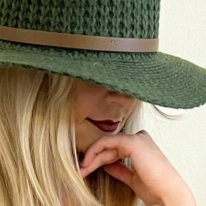 Neon_cxxple Onlyfans Photo Gallery 