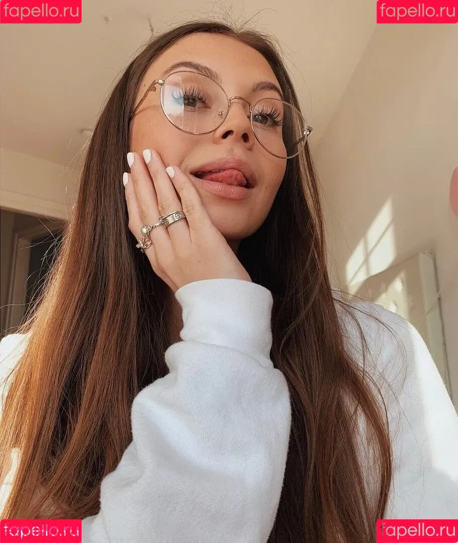 Celina Schacht Onlyfans Photo Gallery 