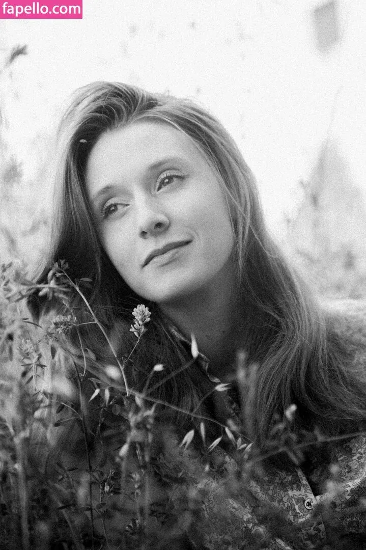 Nicole Tompkins Onlyfans Photo Gallery 